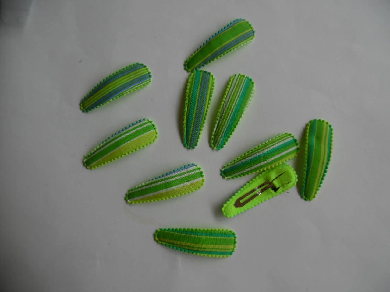 Partij 10 haarspeldjes 5 cm groen gestreept